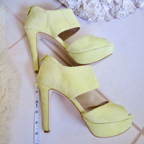BCBG Lime Green Suede Open Toe Platform Heel - Picture 4 of 5
